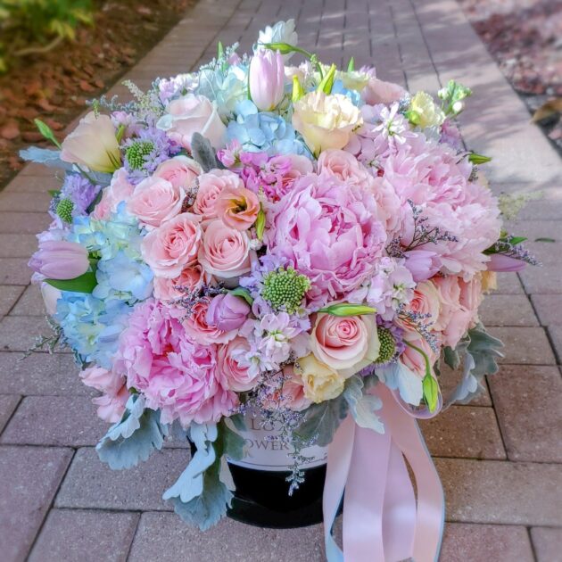 "Pastel Paradise" Flower Box Roses, Peonies, Spray Roses, Stock