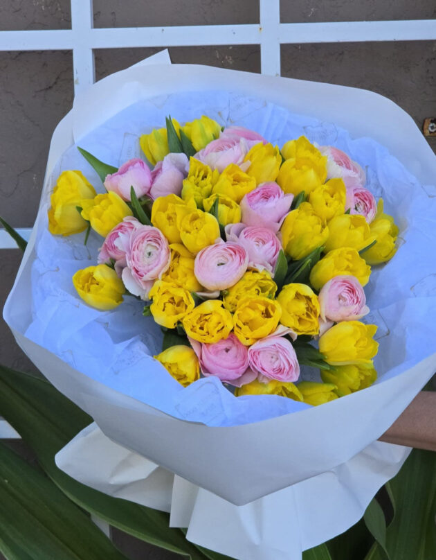 Peony Double Tulips with cloni Pink Ranunculus Bouquet