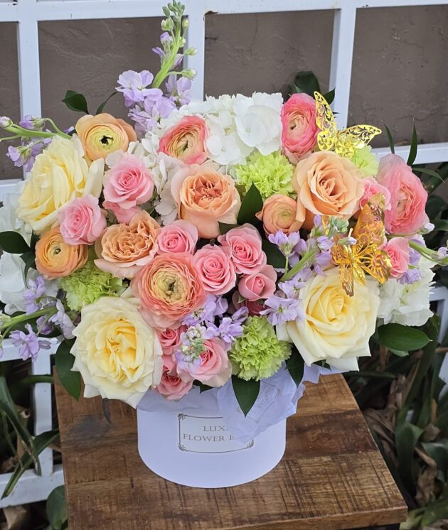 Roses and Ranunculus Flower box